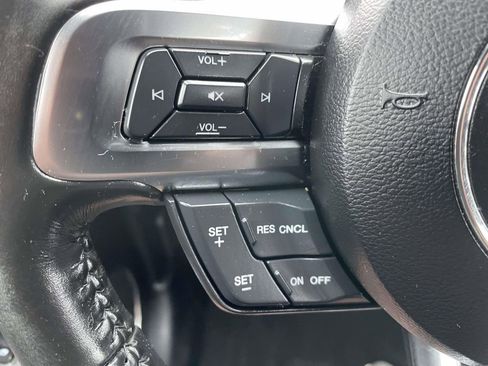 Used 2019 Ford Mustang Premium image 31