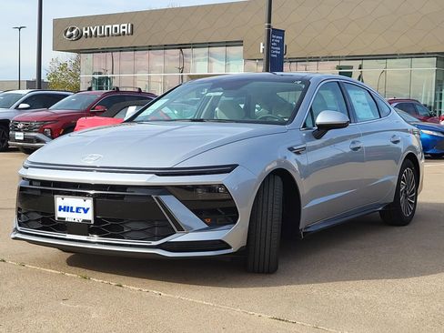 New 2026 Hyundai Sonata SEL FWD image 2