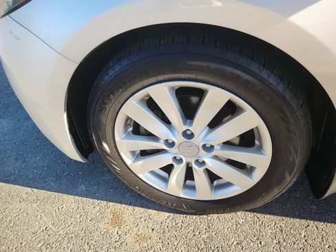 Used 2015 Kia Forte EX FWD image 16
