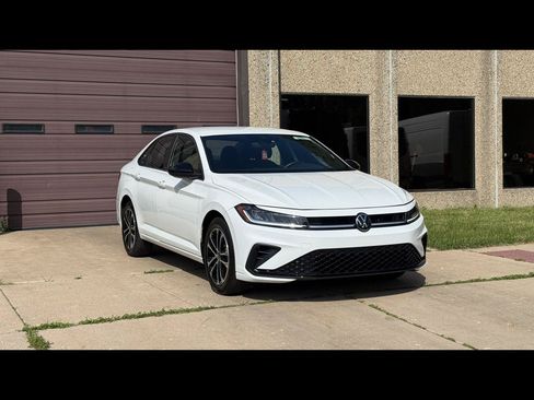 Used 2025 Volkswagen Jetta Sport FWD image 1