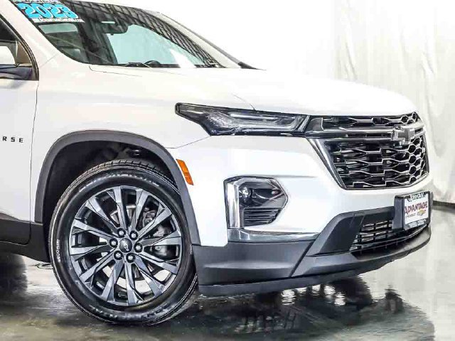 Certified 2023 Chevrolet Traverse RS w/ LPO, Floor Liner Package AWD/4WD image 3