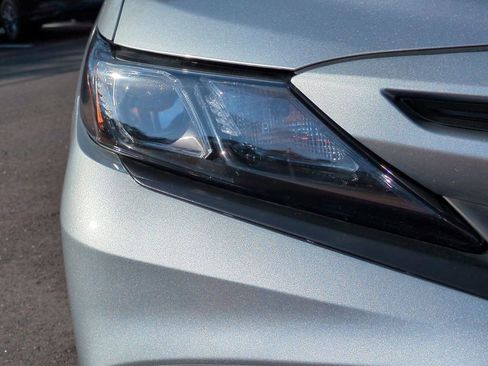 Used 2023 Toyota Camry SE w/ Convenience Package image 10