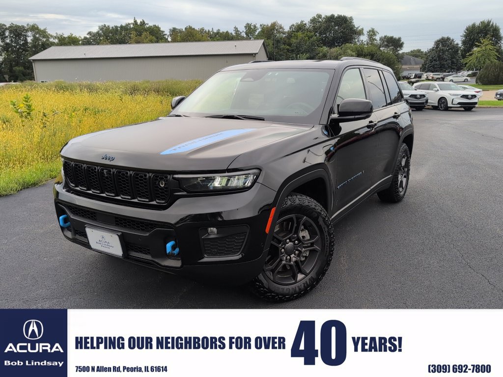 Used 2024 Jeep Grand Cherokee Trailhawk w/ Advanced Protech Group II AWD/4WD image 1
