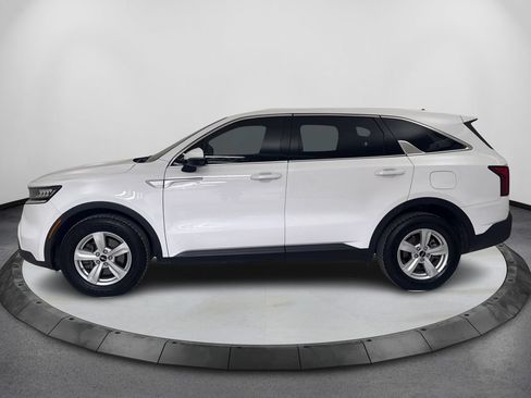 Used 2022 Kia Sorento LX FWD image 9
