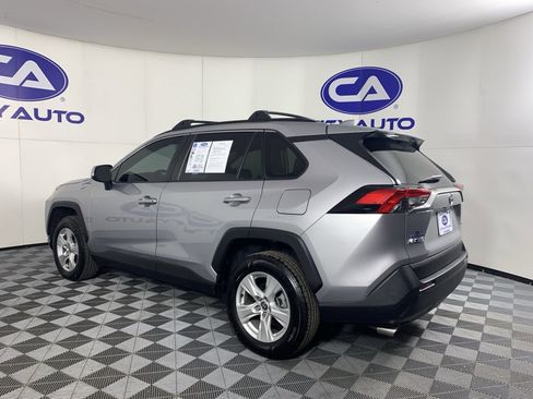Used 2021 Toyota RAV4 XLE w/ Convenience Package image 5
