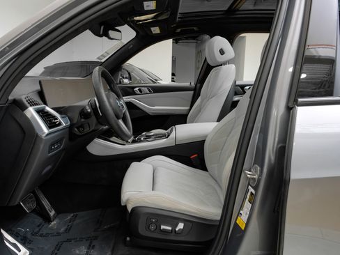 Used 2024 BMW X5 sDrive40i w/ M Sport Package image 4