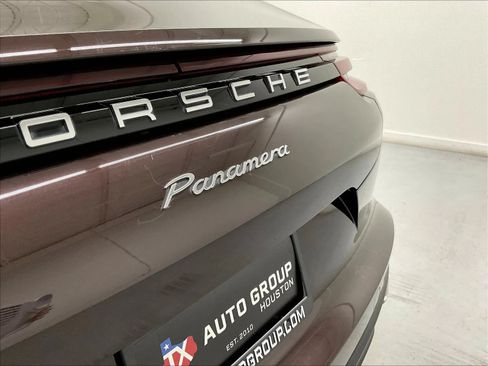 Used 2018 Porsche Panamera 4 AWD/4WD image 35