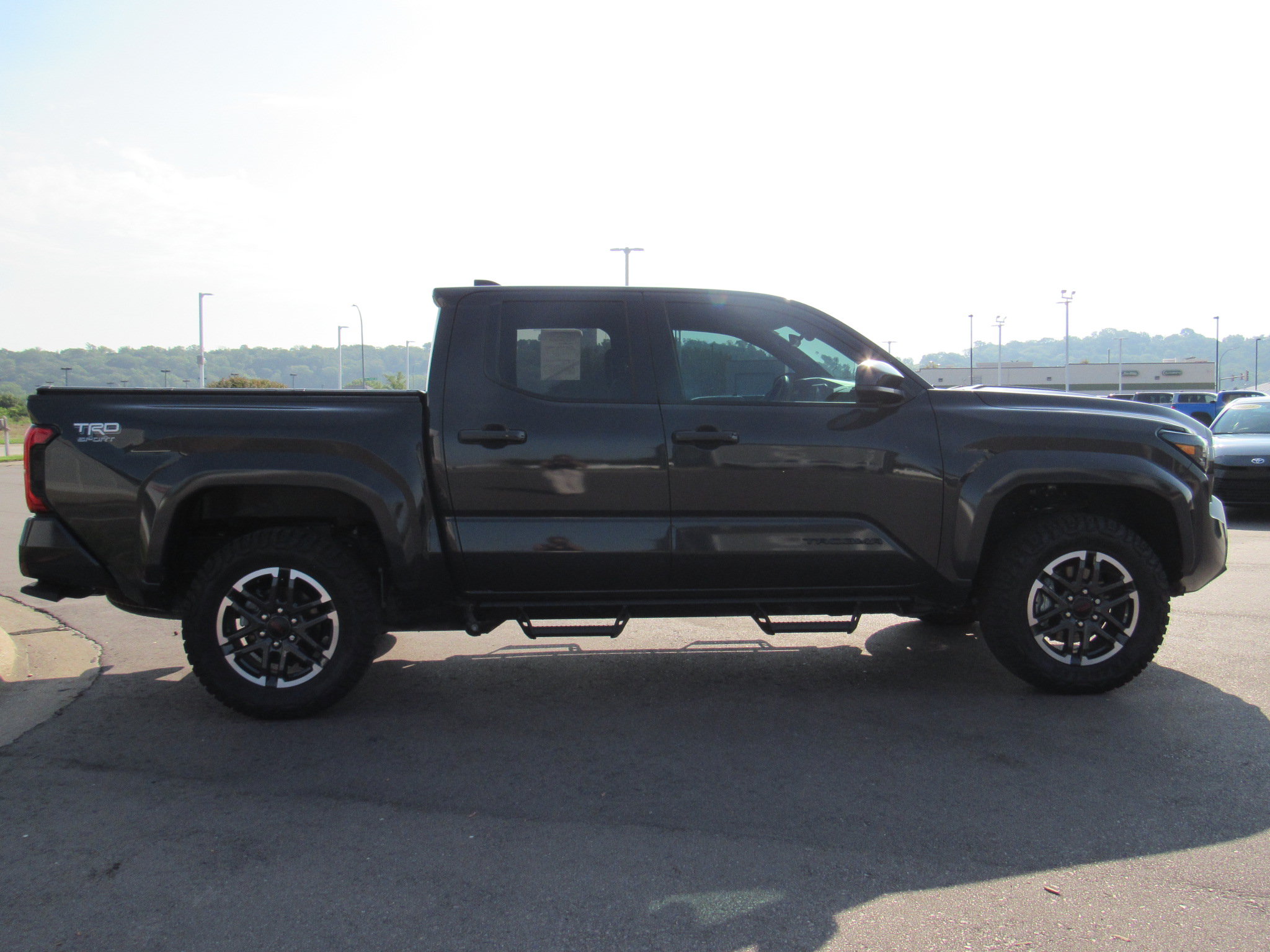Used 2025 Toyota Tacoma TRD Sport w/ Blackout Package (GST) AWD/4WD image 5