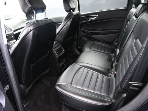 Used 2017 Ford Edge SEL w/ Equipment Group 201A AWD/4WD image 16