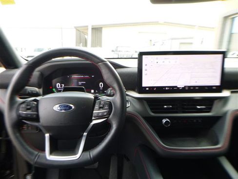 Used 2025 Ford Explorer ST-Line w/ ST-Line Street Pack AWD/4WD image 12