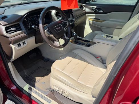 Used 2017 GMC Acadia Denali w/ Technology Package FWD image 12