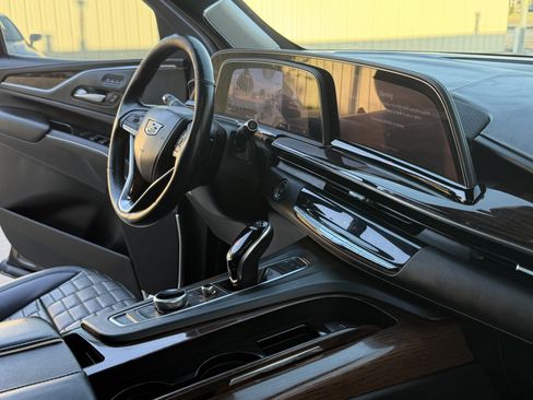 Used 2021 Cadillac Escalade Sport Platinum AWD/4WD image 37