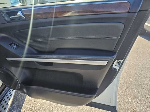 Used 2012 Mercedes-Benz GL 320 BlueTEC 4MATIC image 28