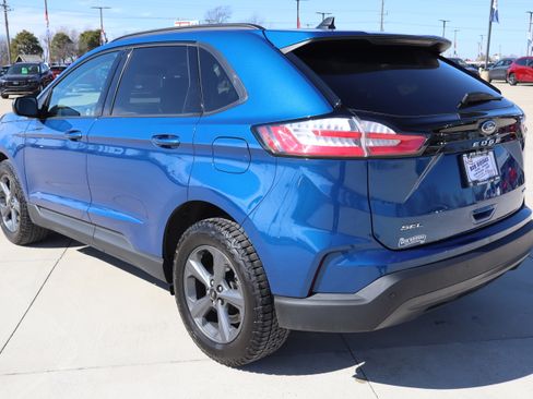 Used 2024 Ford Edge SEL w/ Sport Appearance Package image 7