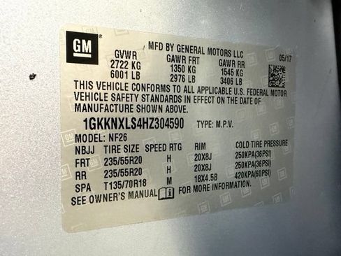 Used 2017 GMC Acadia Denali w/ Technology Package AWD/4WD image 33