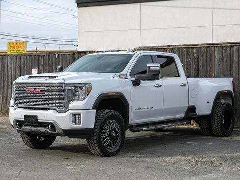 Used 2021 GMC Sierra 3500 Denali w/ Denali Ultimate Package image 1