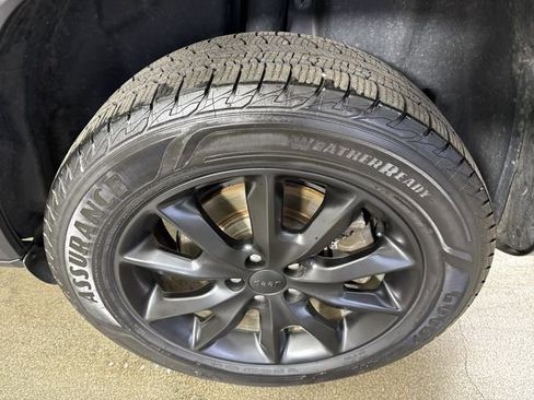 Used 2015 Jeep Cherokee Limited AWD/4WD image 5