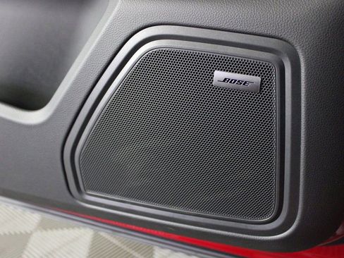 Certified 2025 Porsche Macan image 17