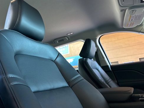 New 2026 Lincoln Aviator 2WD w/ Jet Appearance Package image 17