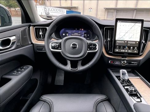 New 2026 Volvo XC60 B5 Ultra w/ Climate Package AWD/4WD image 15