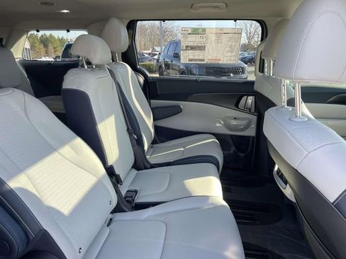 New 2026 Kia Carnival SX Prestige FWD image 5