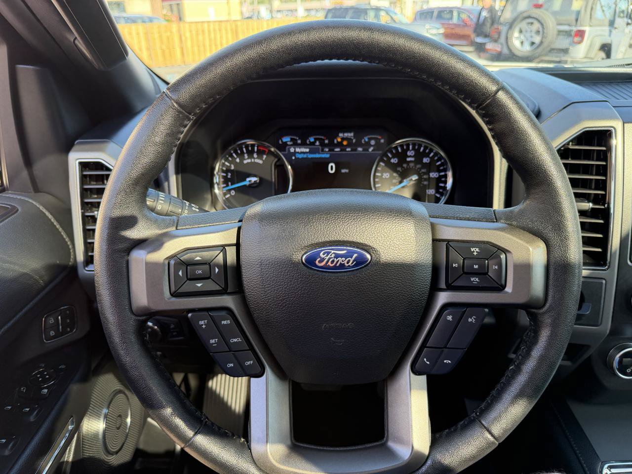 Used 2020 Ford Expedition XLT w/ Equipment Group 202A AWD/4WD image 20