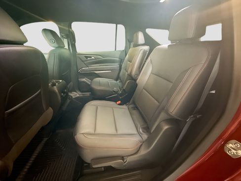 Used 2025 Chevrolet Traverse Z71 w/ Driver Confidence Package image 28