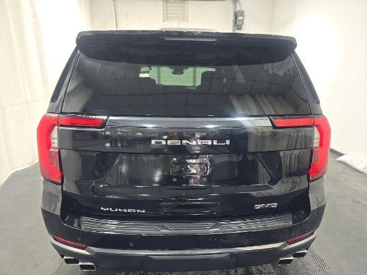 Used 2025 GMC Yukon Denali Ultimate AWD/4WD image 5