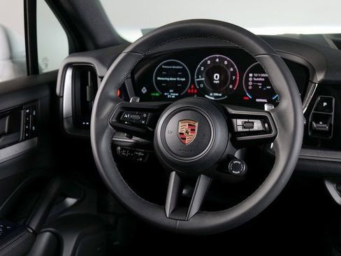 Certified 2026 Porsche Cayenne AWD/4WD image 15