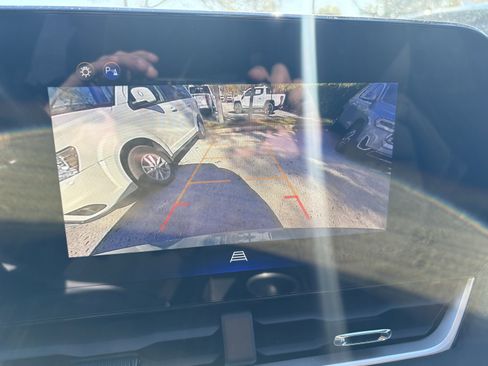 Certified 2025 Chevrolet Equinox LT w/ Convenience Package II image 12