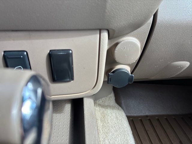 Used 2012 Nissan Frontier SV AWD/4WD image 30
