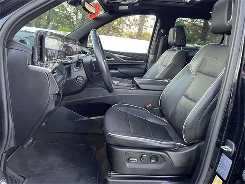 Used 2022 Cadillac Escalade ESV Premium Luxury image 11