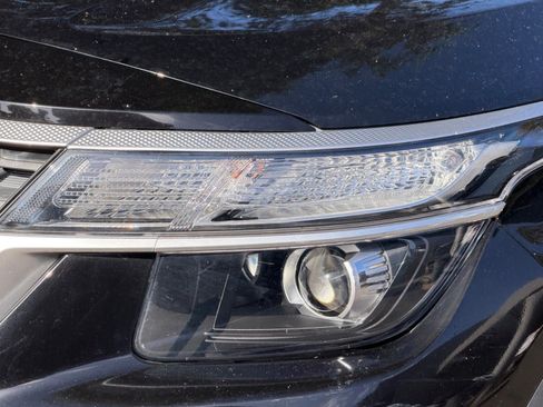 Certified 2023 Kia Seltos LX AWD/4WD image 12