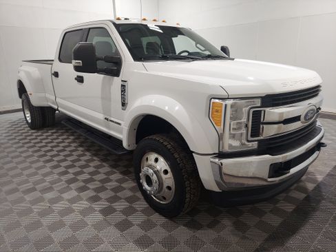 Used 2017 Ford F450 XLT AWD/4WD image 4