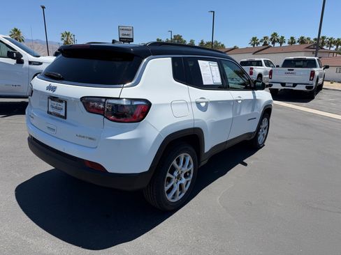 Used 2025 Jeep Compass Limited AWD/4WD image 3