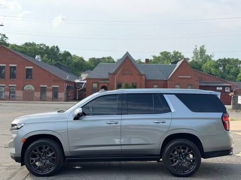 Used 2024 Chevrolet Tahoe High Country AWD/4WD image 9