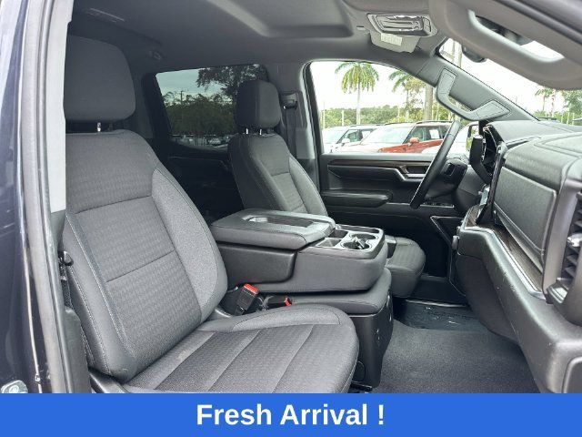 Used 2023 Chevrolet Silverado 1500 RST w/ Z71 Off-Road Package AWD/4WD image 29