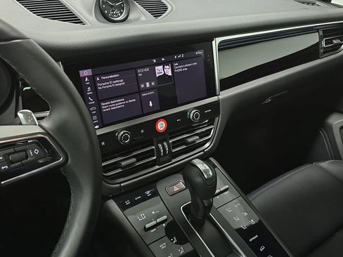 Certified 2023 Porsche Macan AWD/4WD image 15