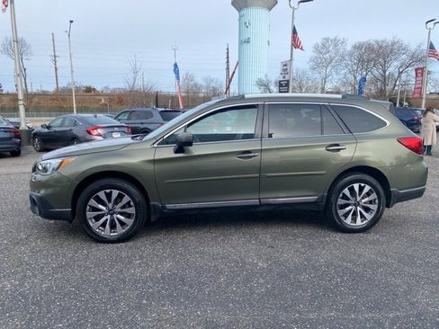 Used 2017 Subaru Outback 2.5i Touring image 8