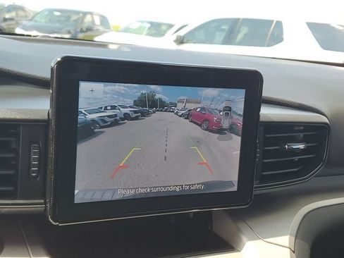 Used 2021 Ford Explorer XLT AWD/4WD image 18