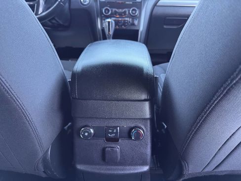 Used 2019 Ford Explorer XLT w/ Equipment Group 201A AWD/4WD image 21