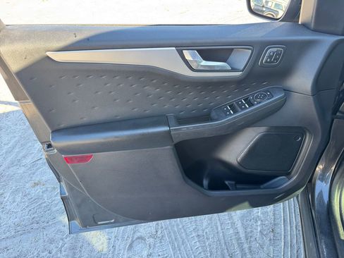 Used 2020 Ford Escape SEL image 32