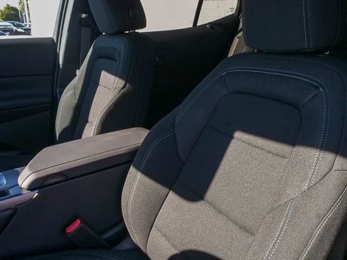 New 2026 Chevrolet Equinox EV LT image 17