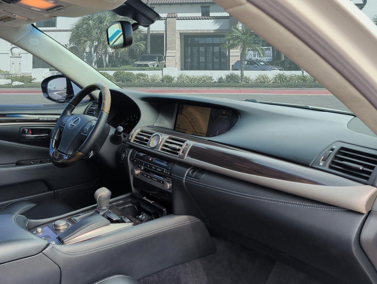 Used 2013 Lexus LS 460 w/ Comfort Pkg RWD image 29