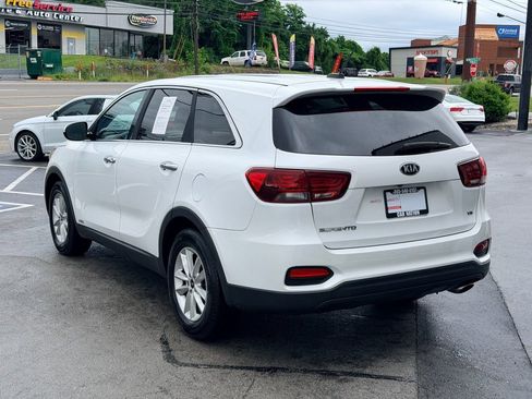 Used 2019 Kia Sorento AWD V6 image 4