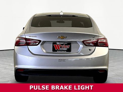 Used 2021 Chevrolet Malibu LT FWD image 5