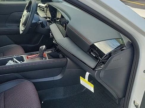Used 2026 Nissan Kicks SR w/ Cold Weather Package AWD/4WD image 10
