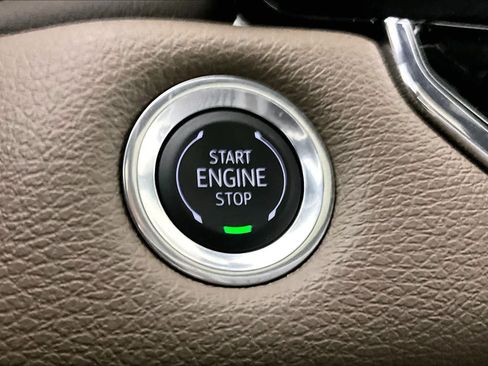 Used 2024 GMC Canyon Denali AWD/4WD image 31