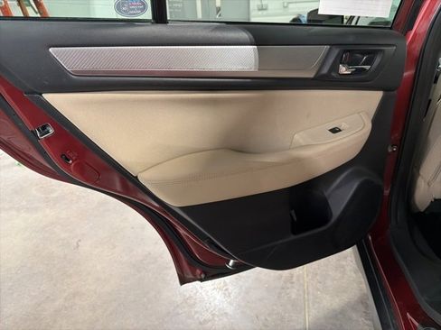 Used 2017 Subaru Outback 2.5i Premium image 10