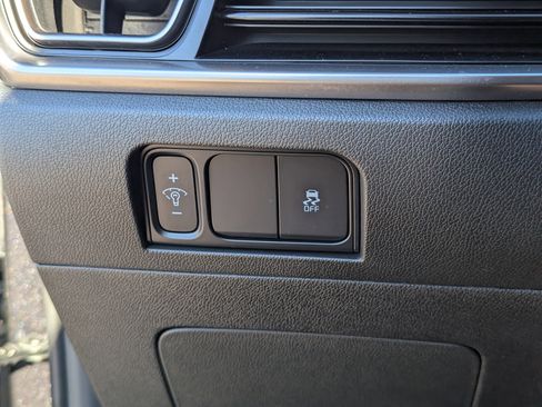 Certified 2025 Kia Sorento LX image 29